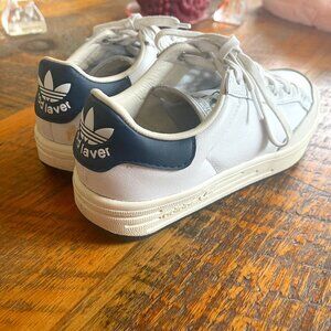 Adidas OG Rod Laver Flat White Navy sneakers- Rare!